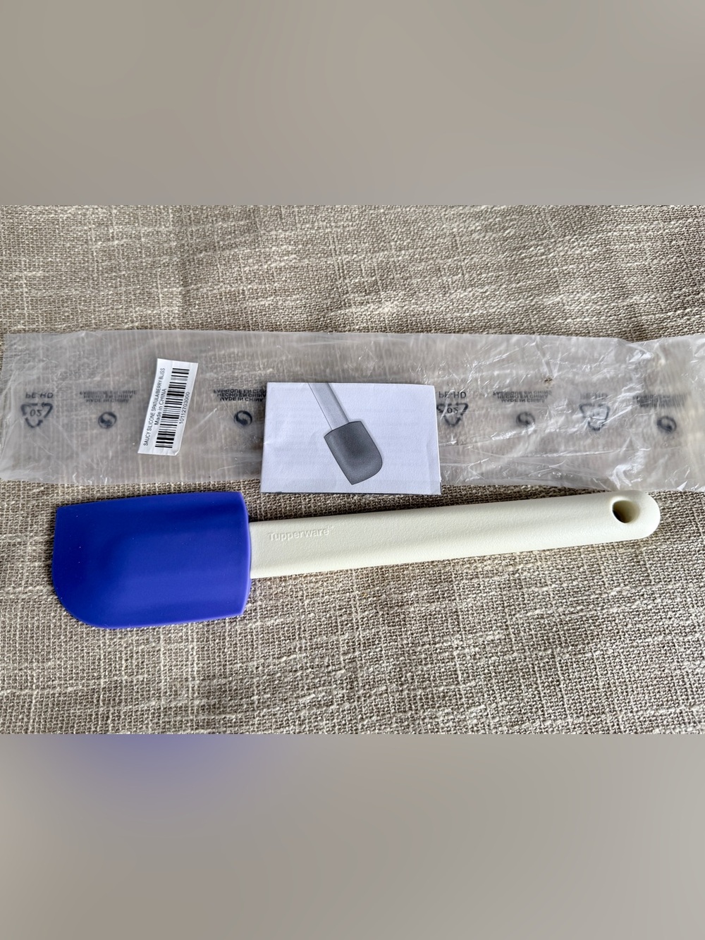 NEW - Tupperware Silicone Spatula - Berry Bliss